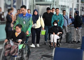 Gubernur Sumut berangkatkan pasien terduga korban MBG Karo ke Jakarta untuk penanganan lebih lanjut