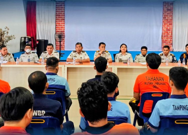 Rutan Kelas I Labuhan Deli, saat melaksanakan Sidang Tim Pengamat Pemasyarakatan (TPP) bertempat di Aula Lantai 3 Rutan Kelas I Labuhan Deli.(Satunusantara news/HO-Rutan Labuhan Deli).
Rabu (30/9), dalam mewujudkan pembinaan yang objektif dan berkeadilan.